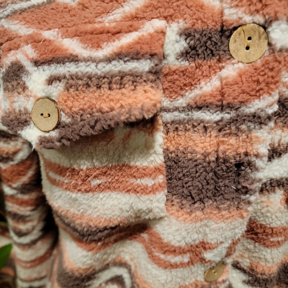 Plush shacket size L - Picture 2 of 4